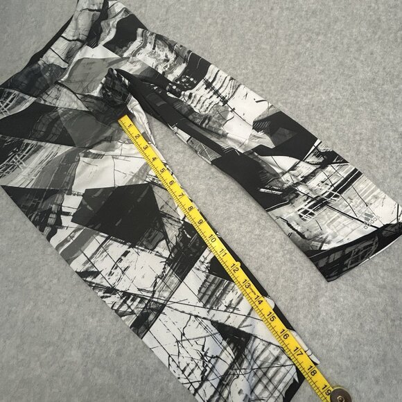 ADIDAS Climalite Capri Leggings Womens Medium Black White Geo Stretch Key Pocket - Picture 6 of 11